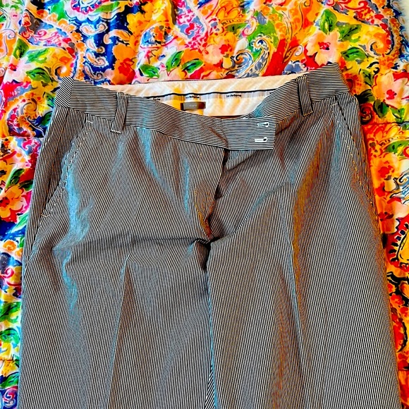 Liz Claiborne navy and white pinned striped slacks.  Size 12. - Picture 2 of 5